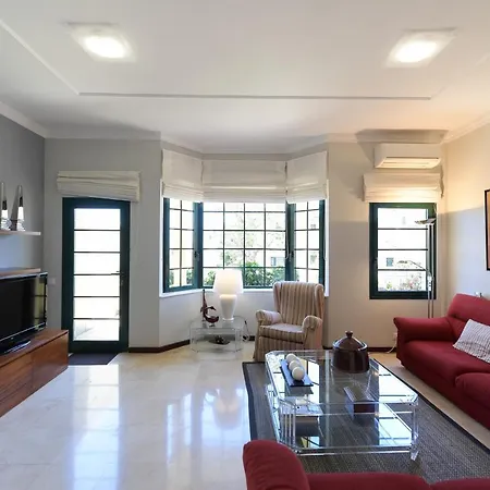 House With Cozy Garden Bbq And Free Parking Nyaraló