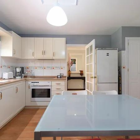 Ferienhaus House With Cozy Garden Bbq And Free Parking *